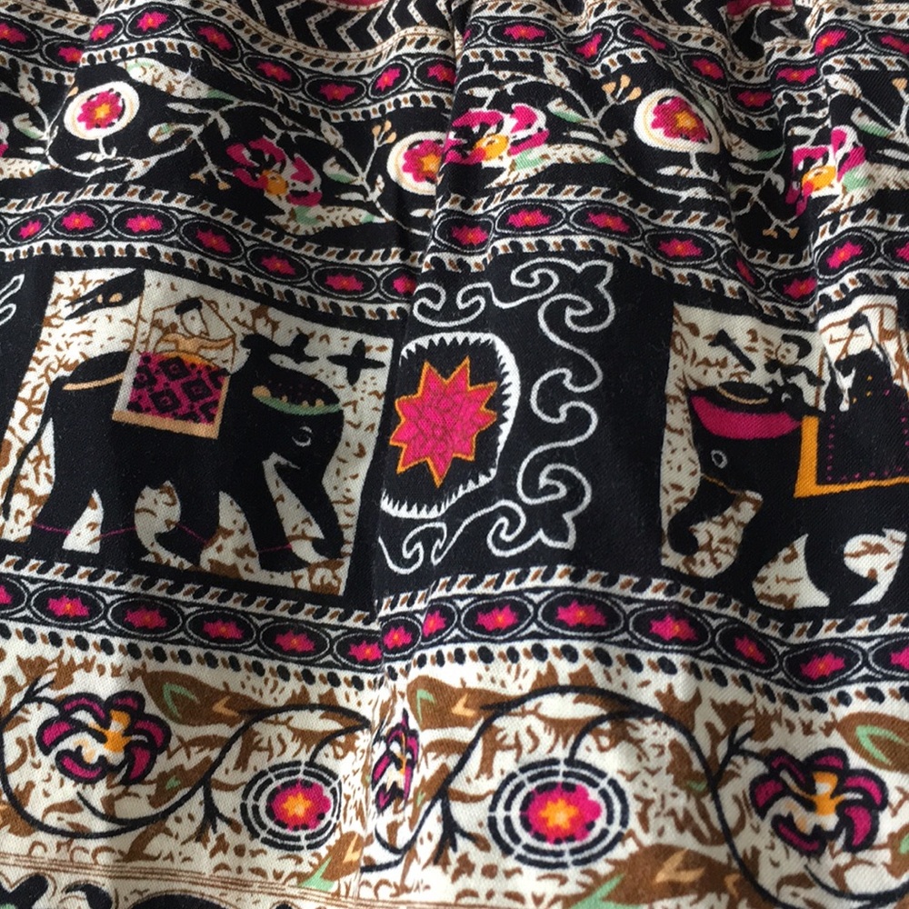 Patterned Shorts - Picture 3 of 4